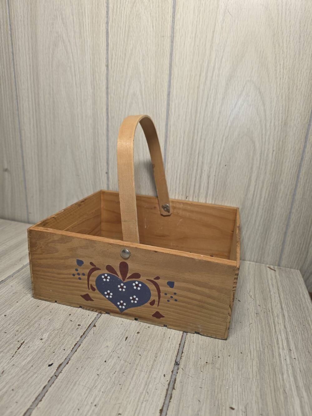 Vtg Painted Heart Fruit Storage Basket Centerpiece Folk Art Cottage Farmhouse